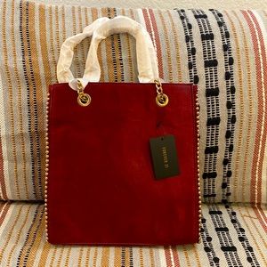 Handbag is new never used